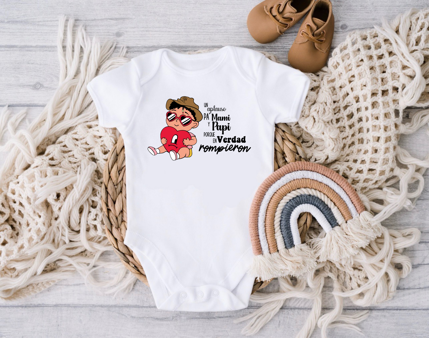 Aplauso A Mami y Papi Baby Onesie