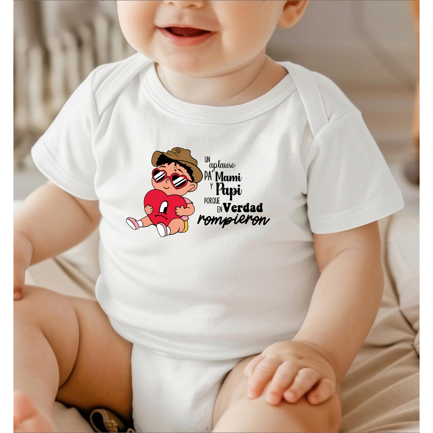 Aplauso A Mami y Papi Baby Onesie